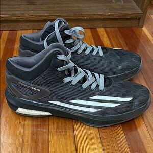 adidas Black and Gray Athletic Shoes with Cushioned Sole and Breathable Mesh